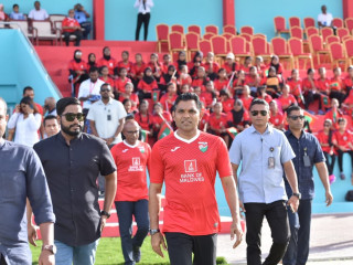 ނައިބުރައީސް މެޗު ޝަރަފުވެރި ކޮށްދެނީ