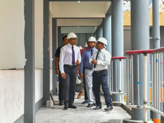 ނައިބު ރައީސް ޢިއްޒުއްދީން ސްކޫލަށް ޒިޔާރަތްކުރެއްވުމުގެ ތެރެއިން
