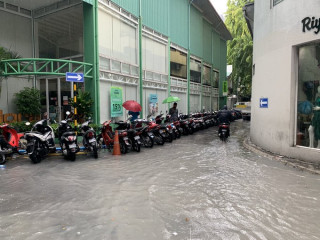 މާޅޭގެ މަގުމަތީގައި ފެންބޮޑުވެފައި