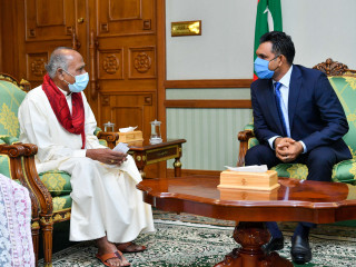 ރައީސް އޮފީހުގައި ބުރާސްފަތި ދުވަހު ބޭއްވި ބައްދަލުވުމުގެ ތެރެއިން، ނައިބު ރައީސް ލަންކާއިން ރާއްޖެއަށް ކަނޑައަޅުއްވާފައި ހުންނަވާ ސަފީރާއި ވާހަކަދައްކަވަނީ