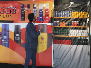 ޕޮއިޒްއިން ލަންޑަންގެ ރިގްސް ބްރޭންޑުގެ ބޮޑީސްޕްރޭ ރާއްޖެއަށް ތައާރަފުކުރުން