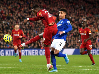 އެވަޓަން ދަނޑުގައި ލިވަޕޫލާ ދެކޮޅަށް ކުޅެން ހުއްދަދީފި