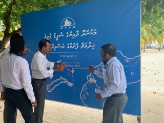 ރައްޔިތުންގެ މަޖިލީހުގެ ރައީސް މުހައްމަދު ނަޝީދު މަކުނުދޫ ދާއިރާއަށް ފެރީގެ ޚިދުމަތް އިފްތިތިތާހުކޮށްދެއްވަނީ ކޮށްދެނީ