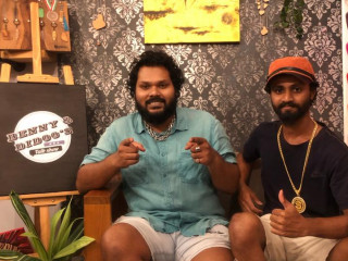 ބެނީ އެންޑް ޑިޑޫސް ޓޯކް ޝޯވ