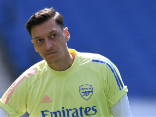 އާސެނަލްގެ މިޑްފިލްޑަރު މެސެޓް އޮޒިލް: އޭނާ ދޫކޮށްލުމަށް އާސެނަލުން މަސައްކަތް ކުރަމުން އަންނަ ކަމަށް ވަނީ ރިޕޯޓުކޮށްފައި