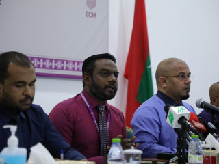 އިލެކްޝަންސް ކޮމިޝަންގެ މެންބަރުން