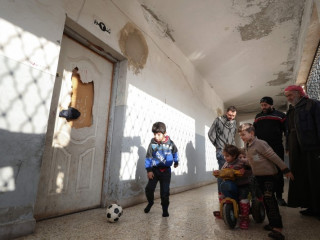 ޙާލުގަ ޖެހުނު ސޫރިޔާ ރައްޔިތުން އާއަހަރު ބޯހިޔާވަހިކަން ހޯދީ ޖަލެއްގަ!