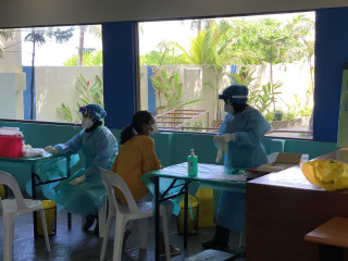 ކޮވިޑް-19 އަށް ސާމްޕަލް ނަގަނީ