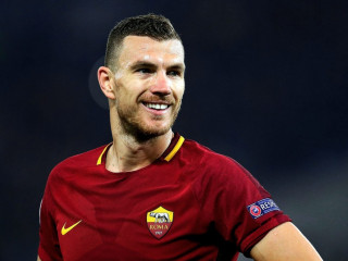 ރޯމާއަށް ކުޅެމުން އަންނަ ބޮސްނިއާގެ ފޯވާޑް އެޑިން ޒެކޯ