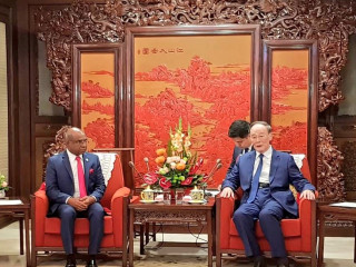 Minister of Foreign Affairs meets with the Vice President of China