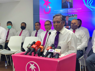 އިދިކޮޅު ކޯލިޝަންގެ އެޑްވައިޒަރުކަން ޑރ. ވަހީދަށް ދެއްވުމާއި ގުޅިގެން އިދިކޮޅު ކޯލިޝަނުން ބޭއްވި ނޫސްވެރިންގެ ބައްދަލުވުމުގައި ވަހީދު ވާހަކަ ދައްކަވަނީ