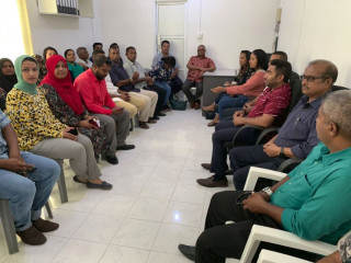 ހެލްތް މިނިސްޓާރ ލ. ދަނބިދޫގެ މުވައްޒަފުންނާ ބައްދަލު ކުރައްވަނީ