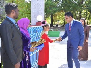 ނައިބު ރައިސް އައްޑުއަށް ވަޑައިގަތުން