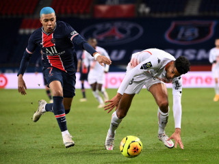 ޕީއެސްޖީ އާއި ލޮރިއެންޓް ބައްދަލުކުރި މެޗުގެ ތެރެއިން: މި މެޗުން ޕީއެސްޖީ މޮޅުވީ 2-0 ން