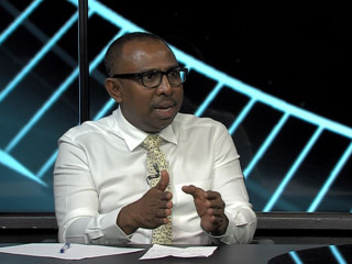 މަޖިލިހުގެ މެޖޯރިޓީ ލީޑަރު، މެދުހެންވޭރު ދާއިރާގެ މެމްބަރު އަލީ އާޒިމް