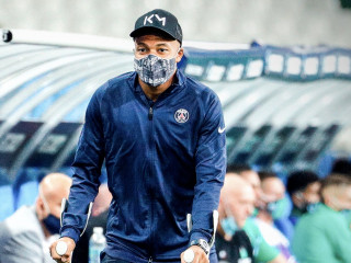 ޕީއެސްޖީގެ ފޯވާޑް ކީލިއަން އެމްބާޕޭ: އޭނާއަށް އެޓަލާންޓާއާ ދެކޮޅަށް ކުޅޭ މެޗު ގެއްލޭނެ