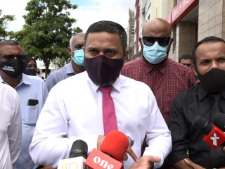 ރައްޔިތުންގެ މަޖިލީހުގެ ނައިފަރު ދާއިރާގެ މެމްބަރު އަދި ޕީޕީއެމްގެ ނާއިބު ރައީސް އަހުމަދު ޝިޔާމް މިއަދު އިންޓަވިއު ދެއްވަނީ: ޖޫރިމަނާ ފައިސާ ދައްކަވާނެ ކަމަށް ވިދާޅުވި