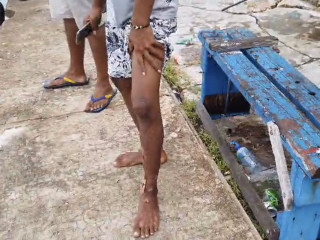 ވ. ތިނަދޫ ފަޅުގައި އަޅާފައި އޮތް ލޯންޗެއްގައި ރޯވެ މީހެއްގެ ފައި ފިހިފައި