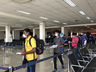 ގައުމަށް އަނބުރާ ފުރައިގެން ދިޔަ ބަންގުލަދޭޝްގެ މީހުންތަކެއް؛ މިހާތަަނށް ފުރައިގެންދިޔަ 3 މީހަކު ޕޮޒިޓިވްވެފައިވޭ