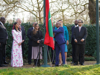 Minister Shahid hoists Maldivian flag at Commonwealth Headquarters
