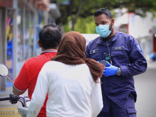 ލޮކްޑައުން އަމުރު ތަންފީޒު ކުރުމަށް ފުލުހުން ހަރަކާތްތެރިވަނީ