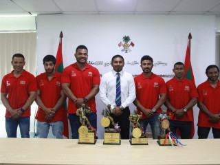 12 ވަނަ ސައުތު އޭޝިއަން ބޮޑީ ބިލްޑިންގް އެންޑް ފިޒީކް ޗެންޕިއަން ޝިޕްގައި ރާއްޖޭއަށް މެޑަލް ހޯދައިދިން މެޑަލިސްޓުންނާއި ޔޫތު މިނިސްޓަރ އަހުމަދު މަހްލޫފް ބައްދަލުކުރެއްވުމުގެ ތެރެއިން