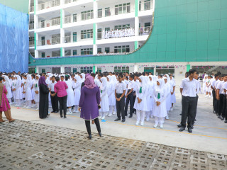 އަމީނިއްޔާ ސްކޫލްގެ ދަރިވަރުން