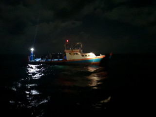 ޖިހާދު ނަމަކަށް ކިޔާ ދޯނި ފަރަށް އެރުން