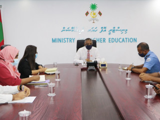 ފައިސާދީގެން އެސައިމެންޓް ހަދާ މައްސަލާގައި ހަޔަރ އެޑިއުކޭޝަނުން ފުލުހުންނާ އެކު ބޭއްވި ބައްދަލުކުރުމުގެ ތެރެއިން