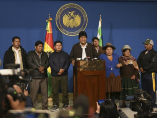 އީވޯ މޮރާލެސް މަޤާމުގެސް އިސްތިއުފާ ޓީވީ މެދުވެރިކޮށް އިޢުލާން ކުރައްވަނީ