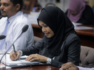 ބްރޯޑްކޮމްގެ މެމްބަރު ޒީނާ ޒާހިރު