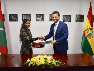 ބޮލިވިޔާ އެކު  ދިވެހިރާއްޖެއިން ސިޔާސީ ގުޅުން ގާއިމްކޮށްފައިވަނީ ހޮނިހިރު ދުވަހު