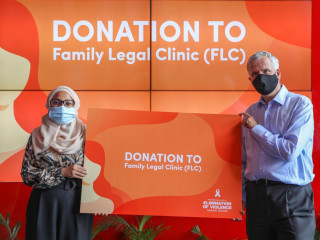 ބީއެމްއެލް އިން ފެމިލީ ލީގަލް ކްލިނިކް އަށް 50،000 ރުފިޔާ ހަދިޔާކޮށްފި