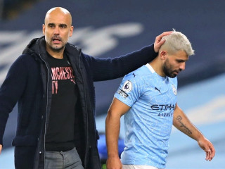 މެންޗެސްޓާ ސިޓީގެ ތަޖުރިބާކާރު ފޯވާޑް ސާޖިއޯ އަގުއޭރޯ އާއި އެ ޓީމުގެ ކޯޗު ޕެޕް ގާޑިއޯލާ