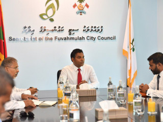 ނައިބް ރައީސް ފައިސަލް ނަސީމް (މ) ފުވައްމުލަކު ކައުންސިލާއި ބައްދަލުކުރައްވަނީ