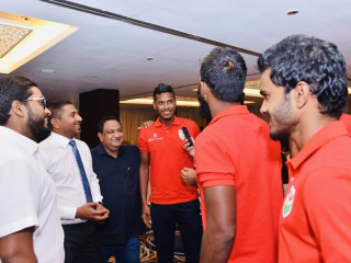 ގައުމީ ޓީމާއި މިނިސްޓަރ ބައްދަލު ކުރެއްވުން