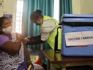 އިންޑިއާގައި ކޮވިޑް-19ގެ ވެކްސިން ދޭން ފެށުން