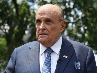 އެމެރިކާގެ ރައީސް ޑޮނާލްޑް ޓްރަމްޕްގެ ވަކީލު ރޫޑީ ގިއުލިއާނީ