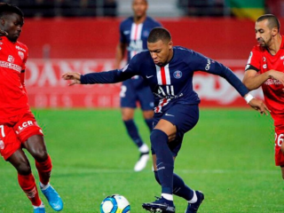 ފްރެންޗު ލީގުގެ މެޗެއްގެ ތެރެއިން