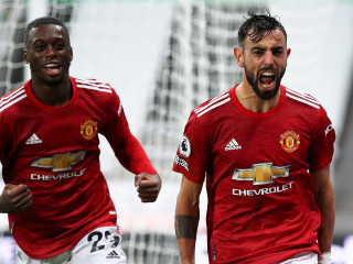 ނިއުކާސަލް އާއި ޔުނައިޓެޑް ބައްދަލުކުރި މެޗުގެ ތެރެއިން: މި މެޗުން ޔުނައިޓޭޑް މޮޅުވީ 4-1 ން