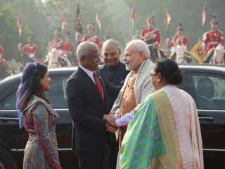 ރައީސް އިބްރާހީމް މުހައްމަދު ސޯލިހް އިންޑިއާ އަށް ވަޑައިގަތުމުން އެ ގައުމުގެ ބޮޑުވަޒީރު ނަރެންދުރަ މޯދީ އެމަނިކުފާނާއި އަނބިކަނބަލުންނަށް މަރުހަބާ ދަންނަވަނީ