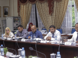 އެންޓިކޮރަޕްޝަން ކޮމިޝަންގެ މެމްބަރުން