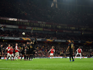 އާސެނަލް އަދި ވިޓޯރިއާ ބައްދަލުކުރި މެޗުގެ ތެރެއިން