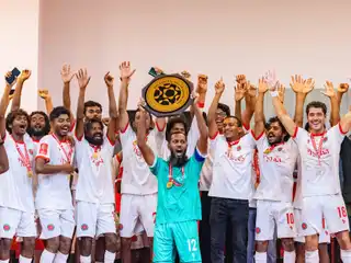ސެންޓްރަލް ރީޖަން ލީގުގެ ޗެމްޕިއަންކަން ހޯދި ހުރާ ޓީމުން ޝީލްޑު އުފުލާލަނީ