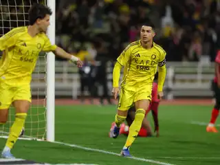 މެޗުގައި ލަނޑު ޖެހުމަށް ފަހު ރޮނާާލްޑޯ އުފާ ފާޅު ކުރަނީ