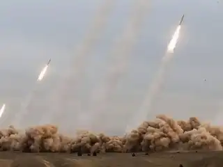 އީރާނުގެ އަސްކަރިއްޔާއިން ބުނެފައިވާ ގޮތުގައި، އެ ގައުމުން ދިން ހަމަލާތަކުގައި އެމެރިކާގެ 200 އަށްވުރެ ގިނަ ސިފައިން ވަނީ މަރާލާފައި ނުވަތަ ޒަޚަމްކޮށްލާފައި.