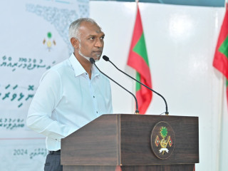 President Muizzu speaking to residents of Nolhivaranfaru island
