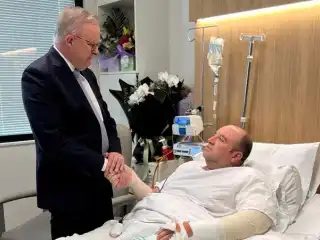 ހަމަލާގައި އަނިޔާވި އަޙުމަދާ، އޮސްޓްރޭލިއާގެ ބޮޑު ވަޒީރު އަލްބަނީސް ބައްދަލު ކުރައްވަނީ