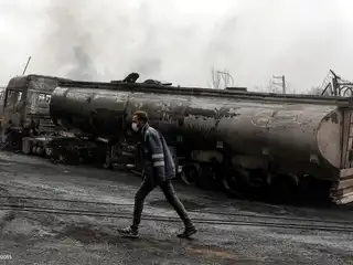 ހަނގުރާމަ އިތުރު 10 ދުވަހަށް ދެމިގެން ހިނގައްޖެ ނަމަ، ސާފު ނުކުރާ ތެޔޮ ފީފާއެއްގެ އަގު 150 ޑޮލަރަށް އުފުލިދާނެ ކަމުގެ އިންޒާރު ދީފި