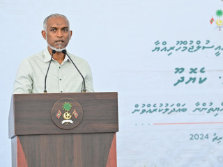 President Muizzu speaking to residents of Keyodhoo island 